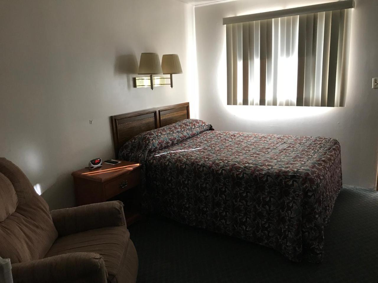 Motel Grand Chadron Esterno foto