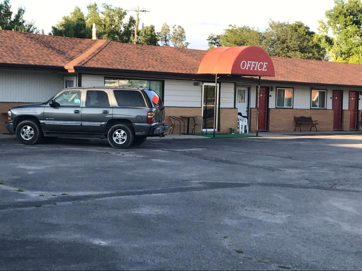 Motel Grand Chadron Esterno foto